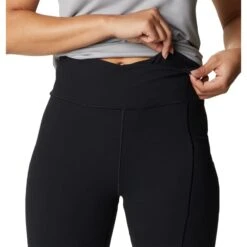 COLUMBIA Women's Weekend Adventure 7/8 Legging 8 COLUMBIA Women's Weekend Adventure 7/8 Legging -Nicestyle Shop 2074830 001 alt3