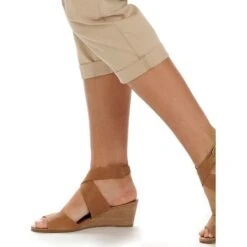 LEE Women's Flex-to-Go Relaxed Fit Cargo Capri 8 LEE Women's Flex-to-Go Relaxed Fit Cargo Capri -Nicestyle Shop 2079192 205 alt3