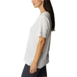 COLUMBIA Women's Bluebird Day Relaxed V-Neck Tee -Nicestyle Shop 2085706 101 alt2
